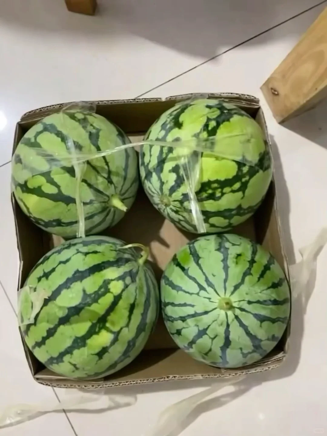 无语了，水果店里十几块一盒，我们十几块一箱