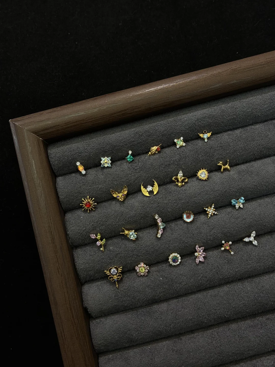 是谁拥有了好看的钛合金耳钉！！吼吼看?