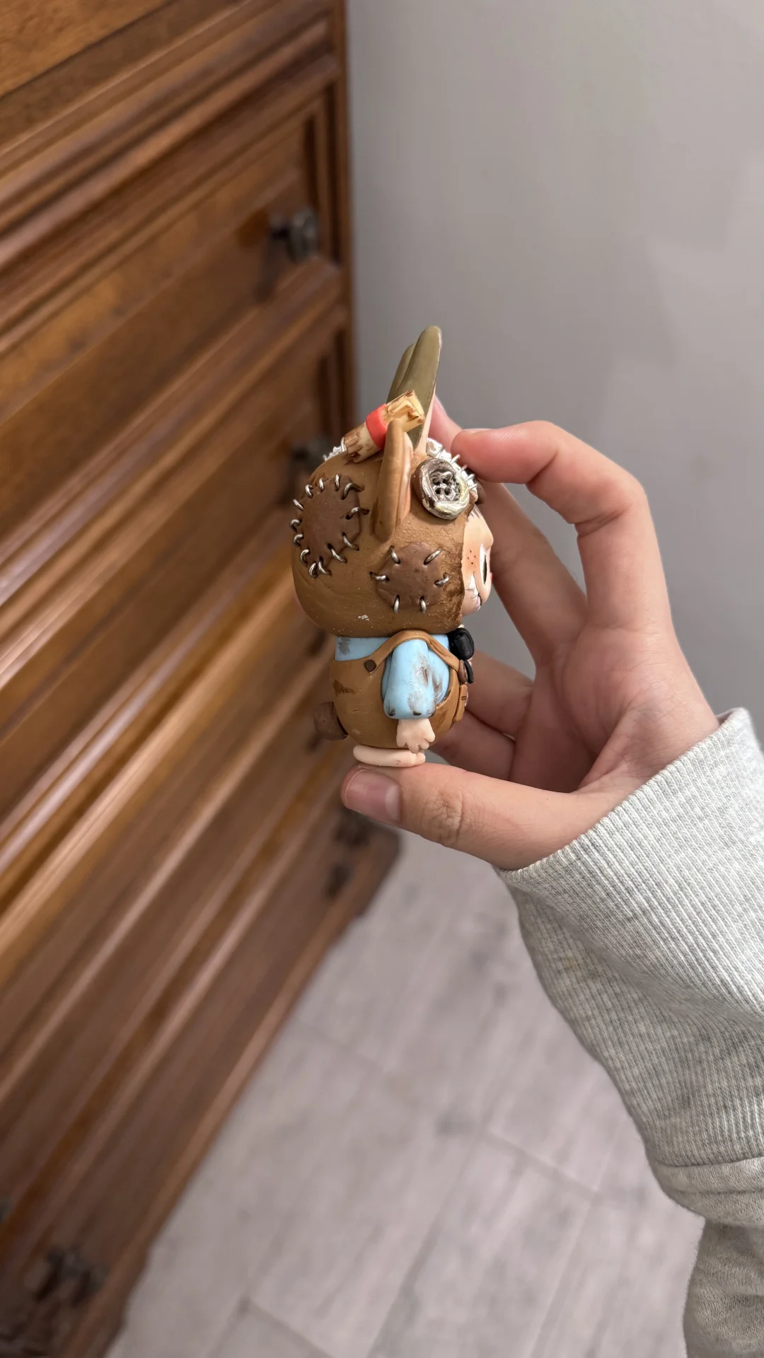 用树脂粘土捏了一只labubu?