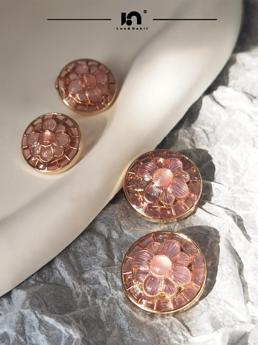 ?绝美半透明花朵钮扣，设计师的灵感缪斯