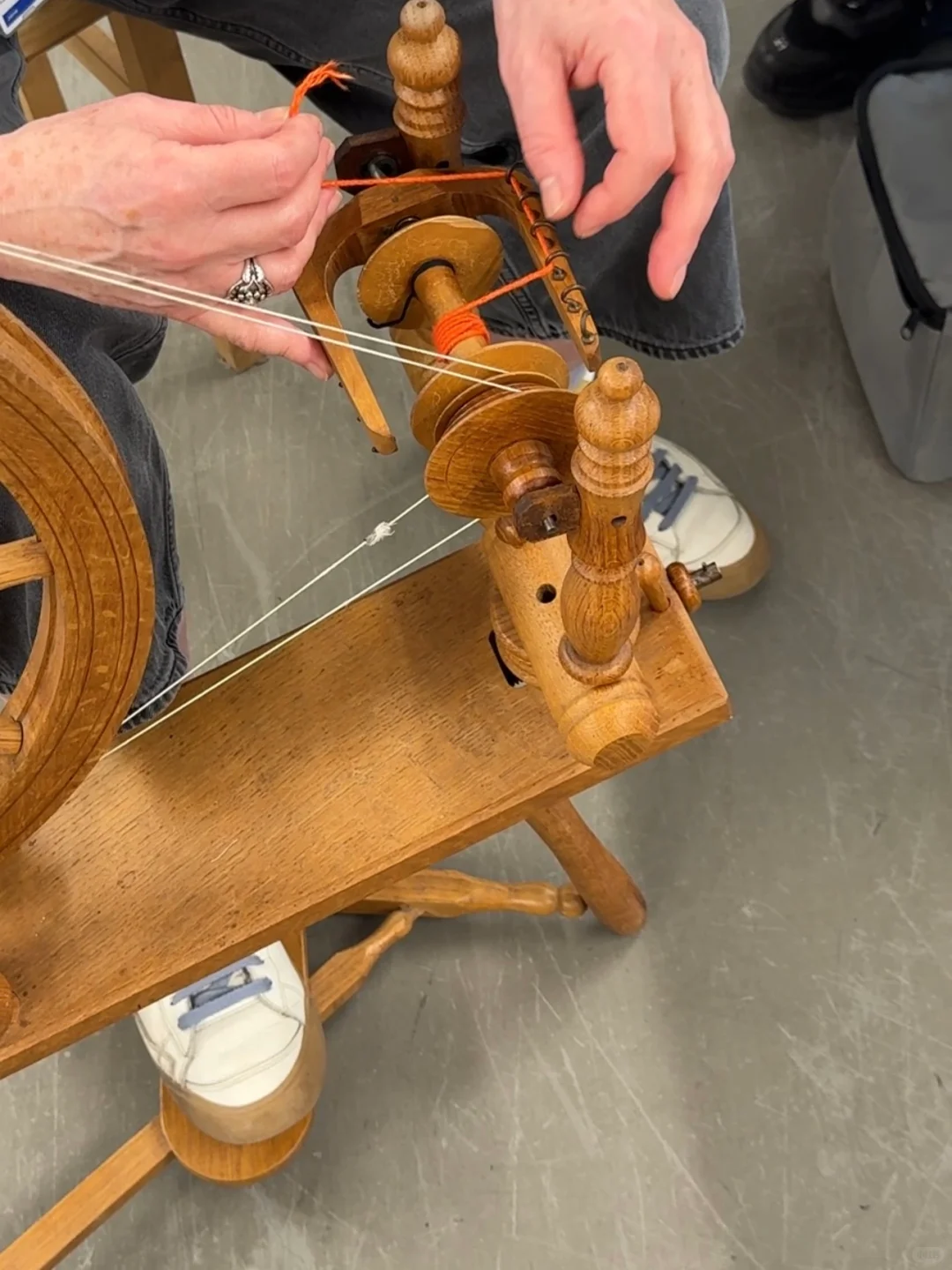 用纺线车纺线|学会制作S和Z twist yarn