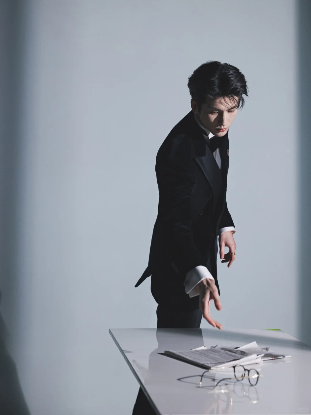 戴黑框镜的张凌赫太禁欲了，撕漫男本男！