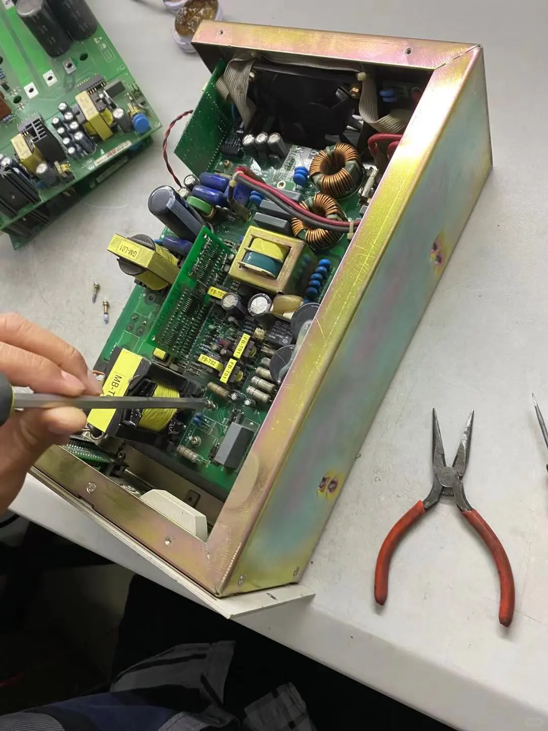 北京消防电源维修，维修消防电源，维修工业