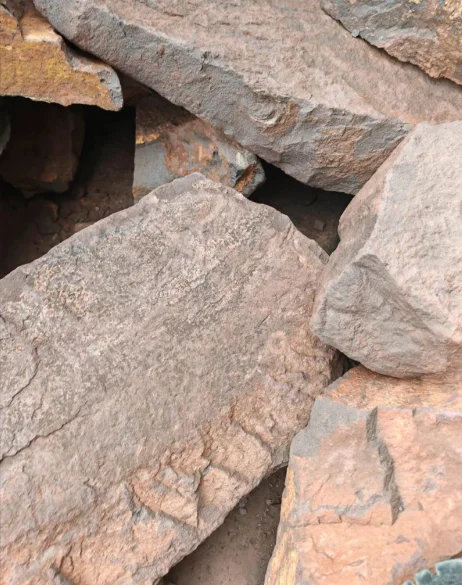 铁矿石清关代理、清关仓储派送一条龙