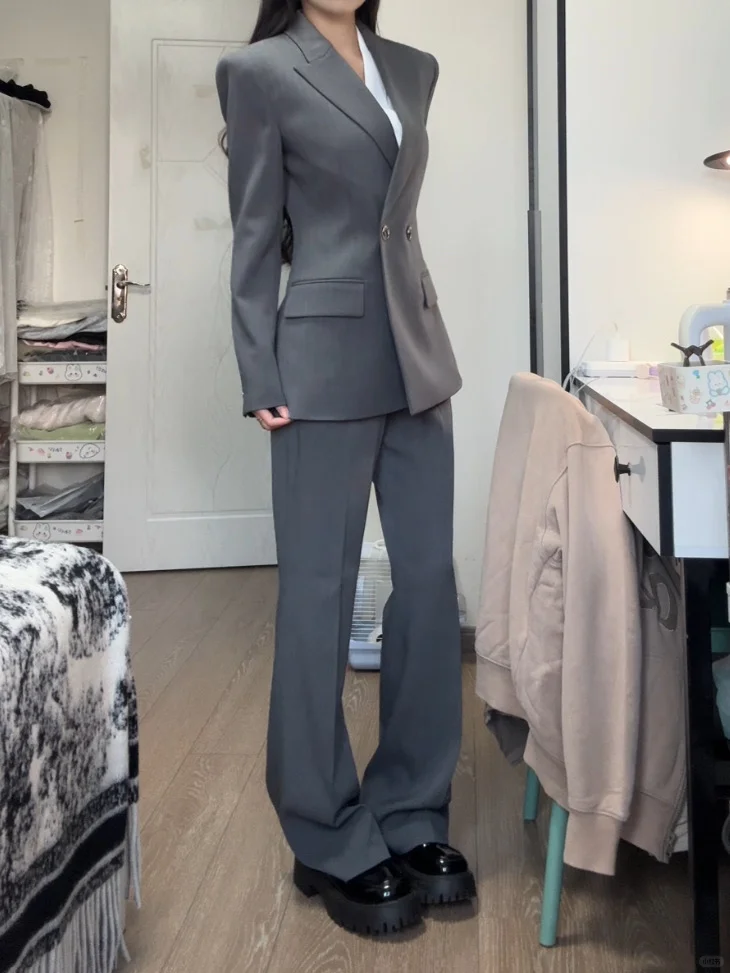 女大国考面试西装