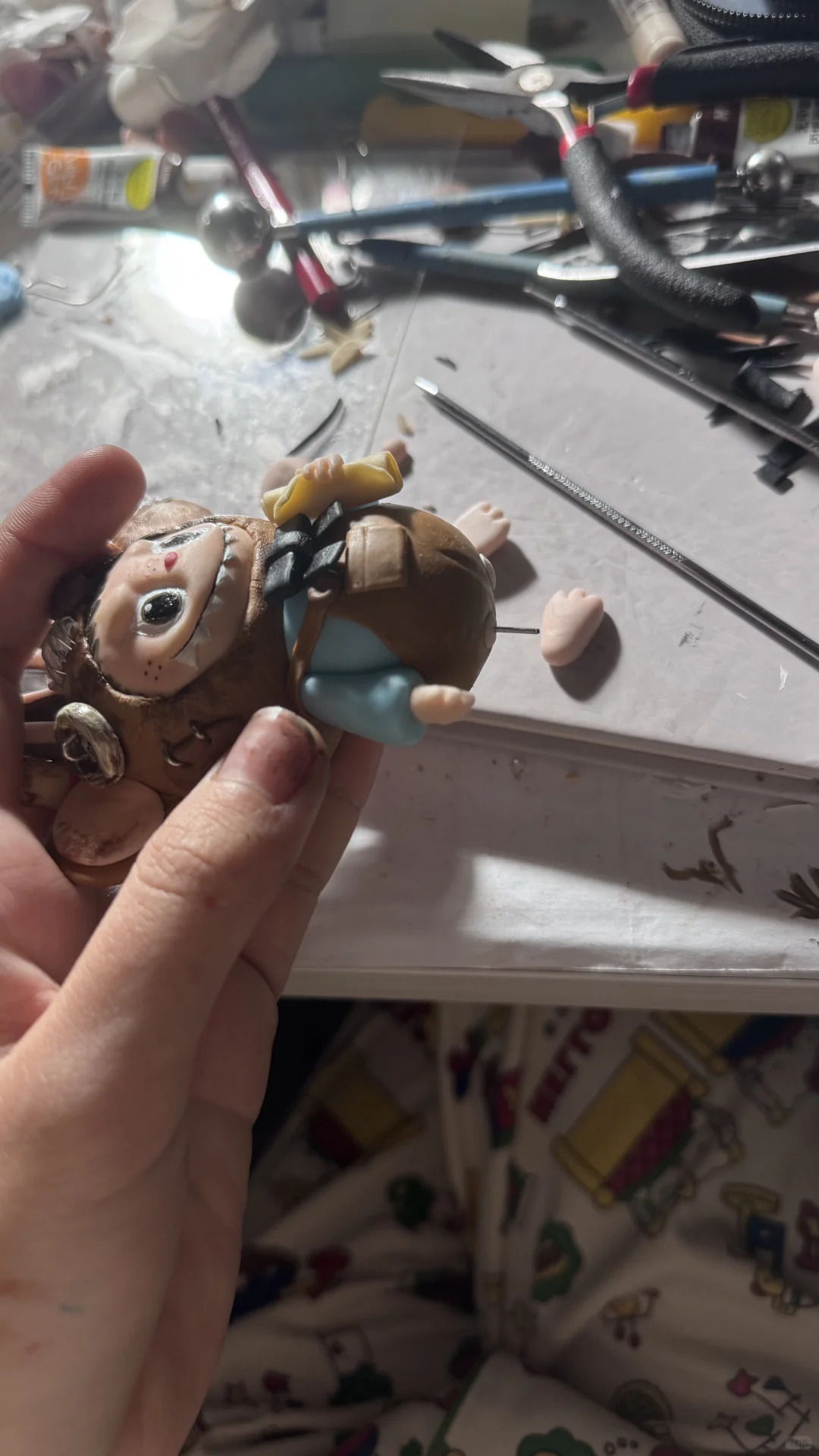 用树脂粘土捏了一只labubu?