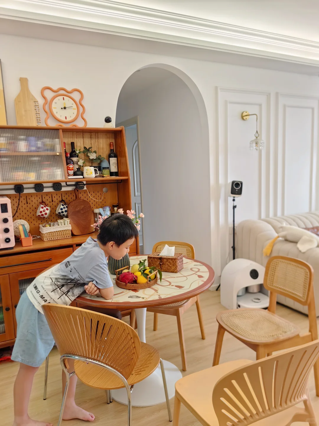 舍弃电视柜,3.95米开间的客厅改成了图书馆