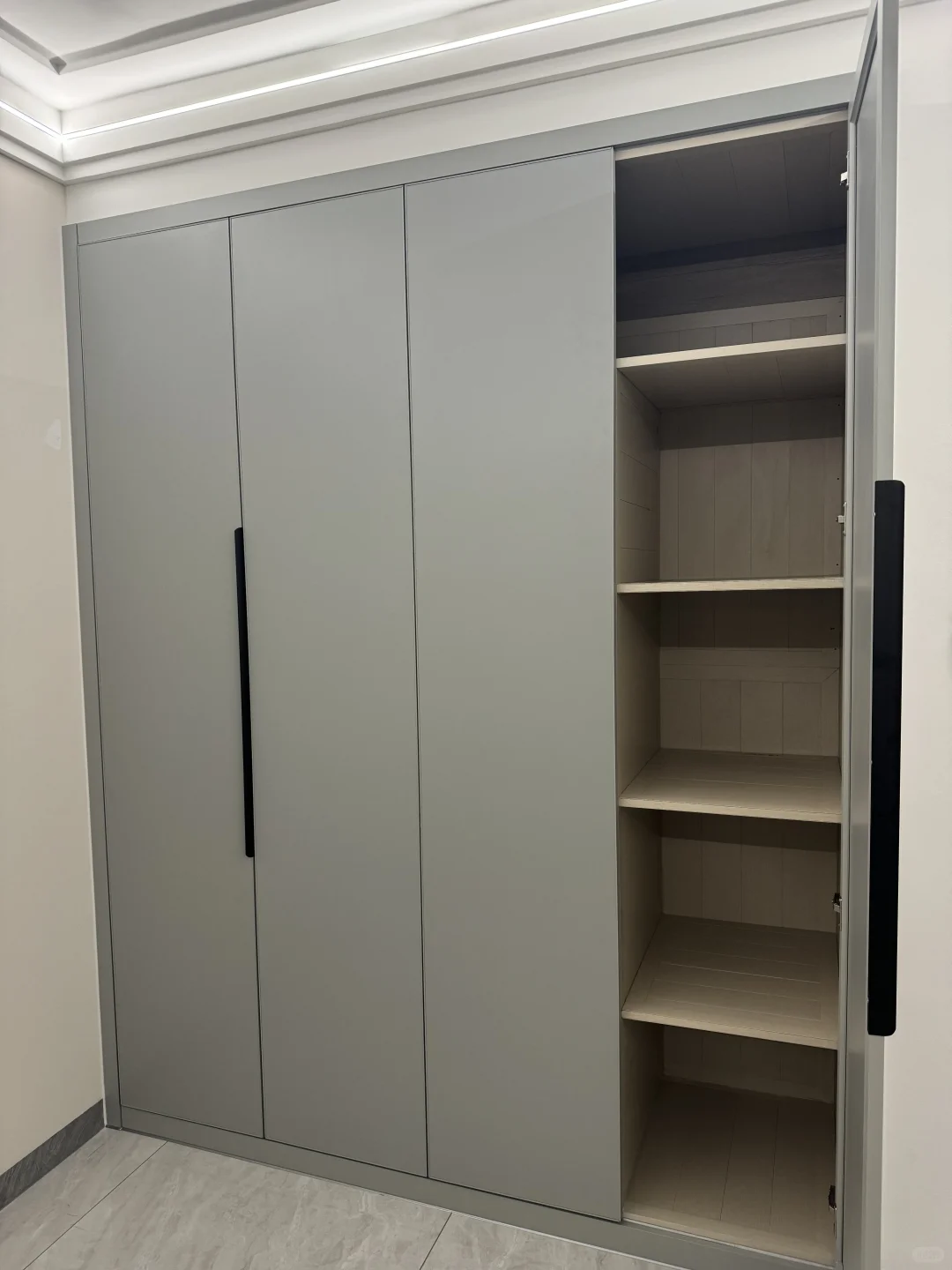 告别甲醛❌全铝极简衣柜真的香‼️