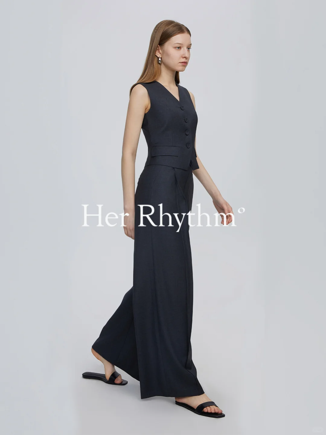 Her Rhythm | 极简高智感西装灵感