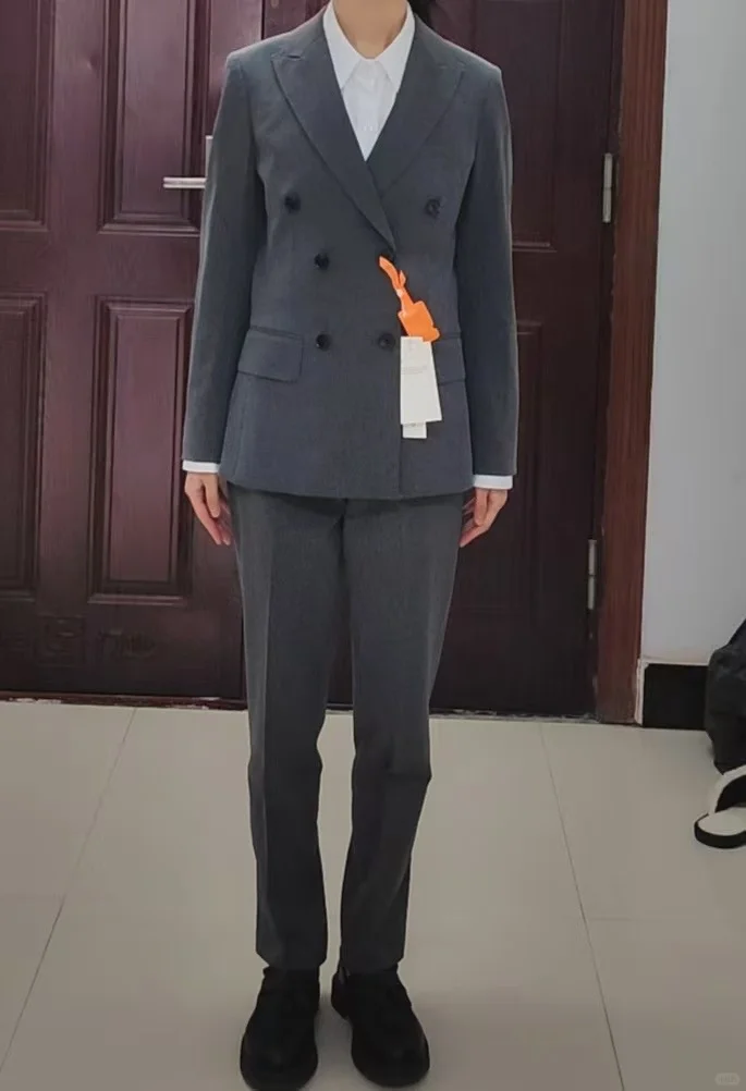 伯德小姐、莱伦斯布西装测评