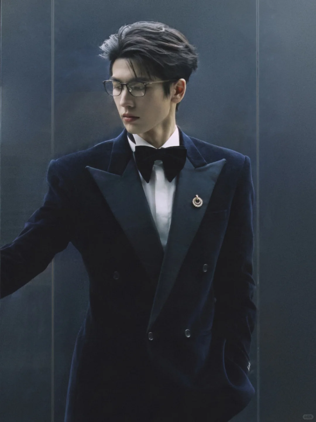 戴黑框镜的张凌赫太禁欲了，撕漫男本男！