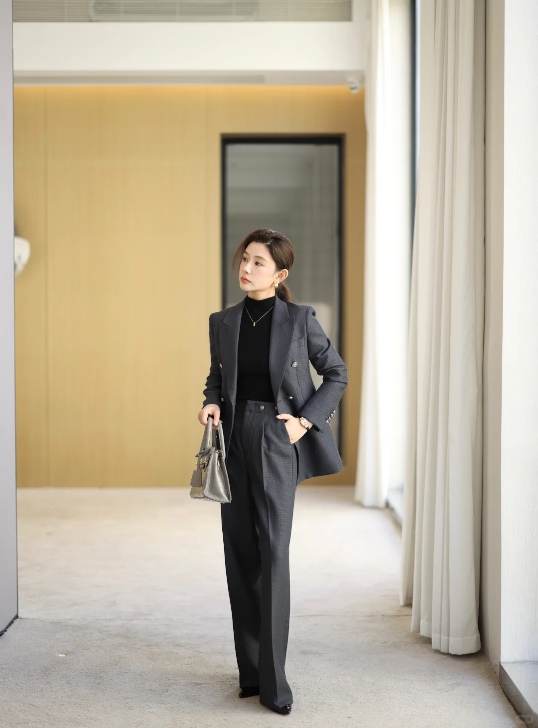 高级感通勤I灰系西装才是秋冬高智感精髓!