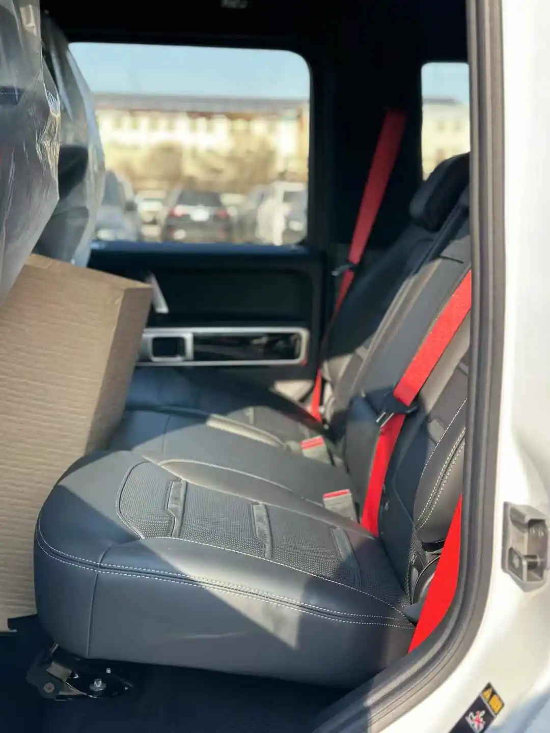 25款奔驰G63白色港口现车240万随时提车