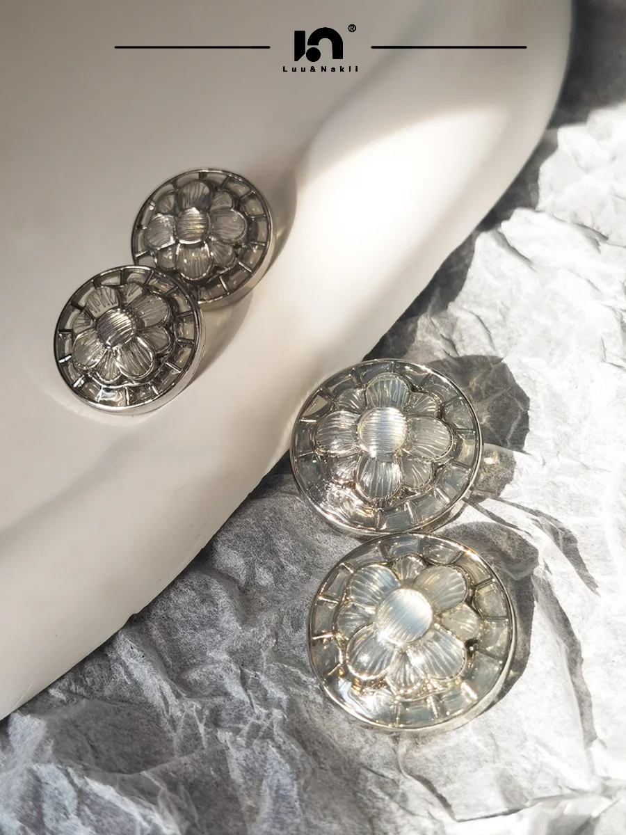 ?绝美半透明花朵钮扣，设计师的灵感缪斯