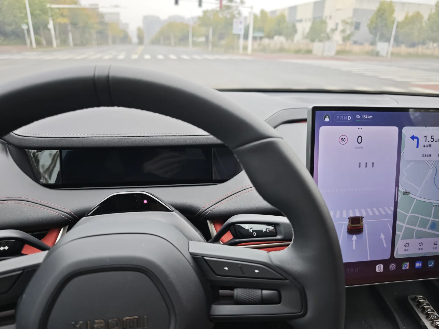 小米su7仪表盘屏幕黑屏