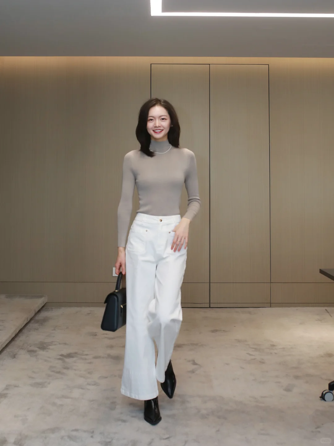 30+女律师|是哪个天才发明了西装剪裁羽绒服