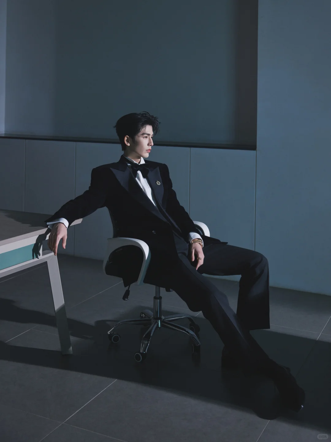 戴黑框镜的张凌赫太禁欲了，撕漫男本男！