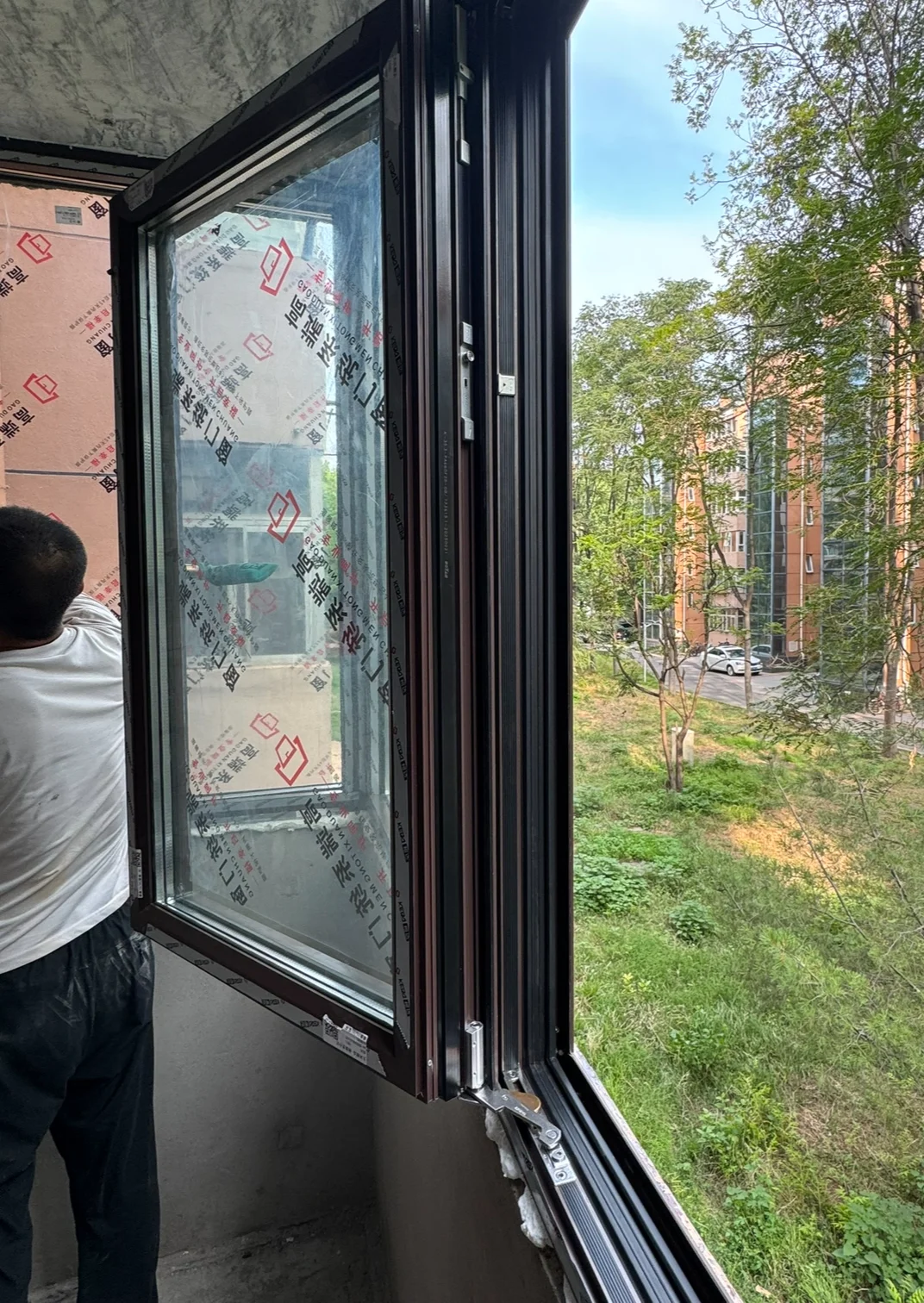 窗户怎么选不踩坑?跟我选邻居都在夸！