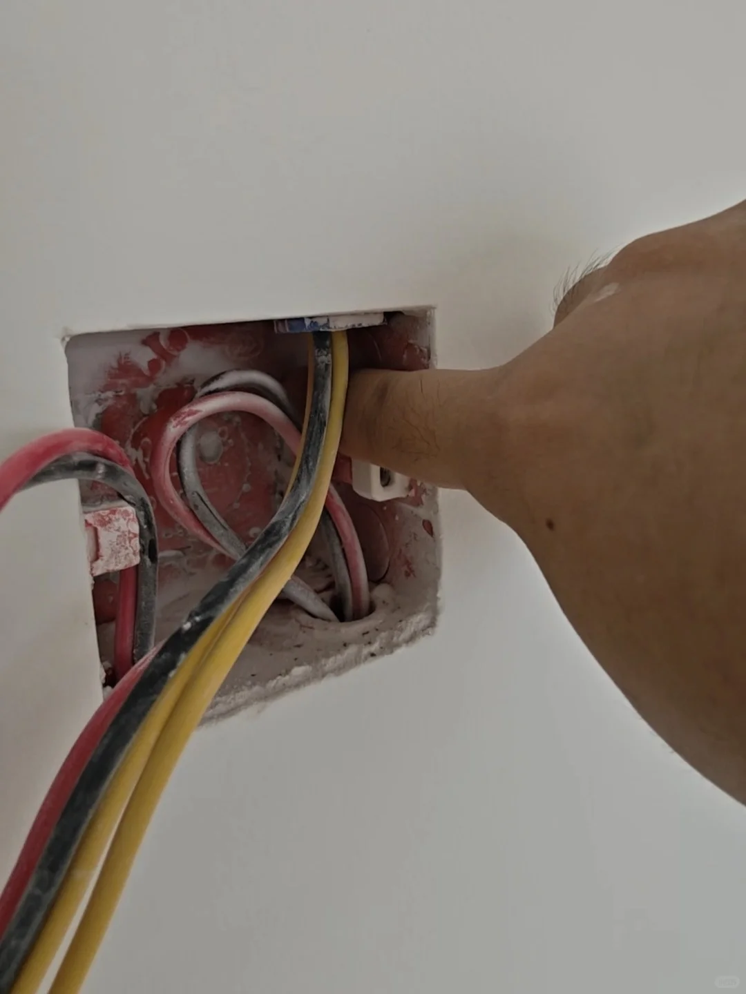 ?谁还在说做全屋智能留根零线就行？