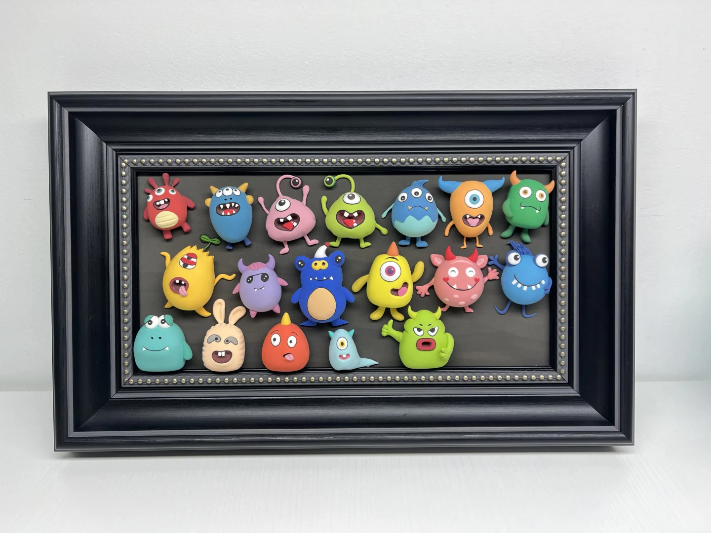 挑战做100幅粘土画之小怪兽?｜⬅️划附过程图