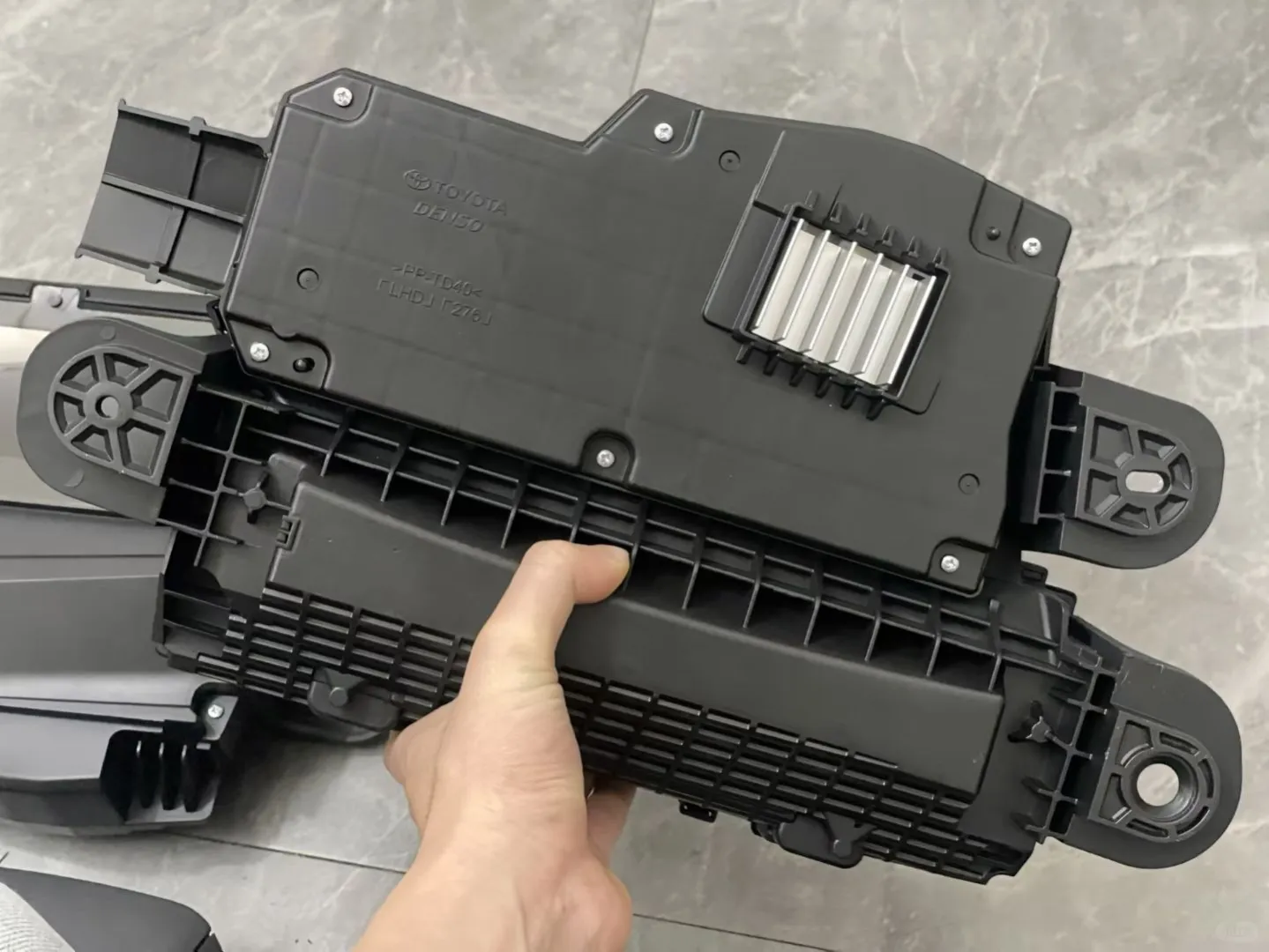 赛那格瑞维亚液晶仪表HUD抬头显示