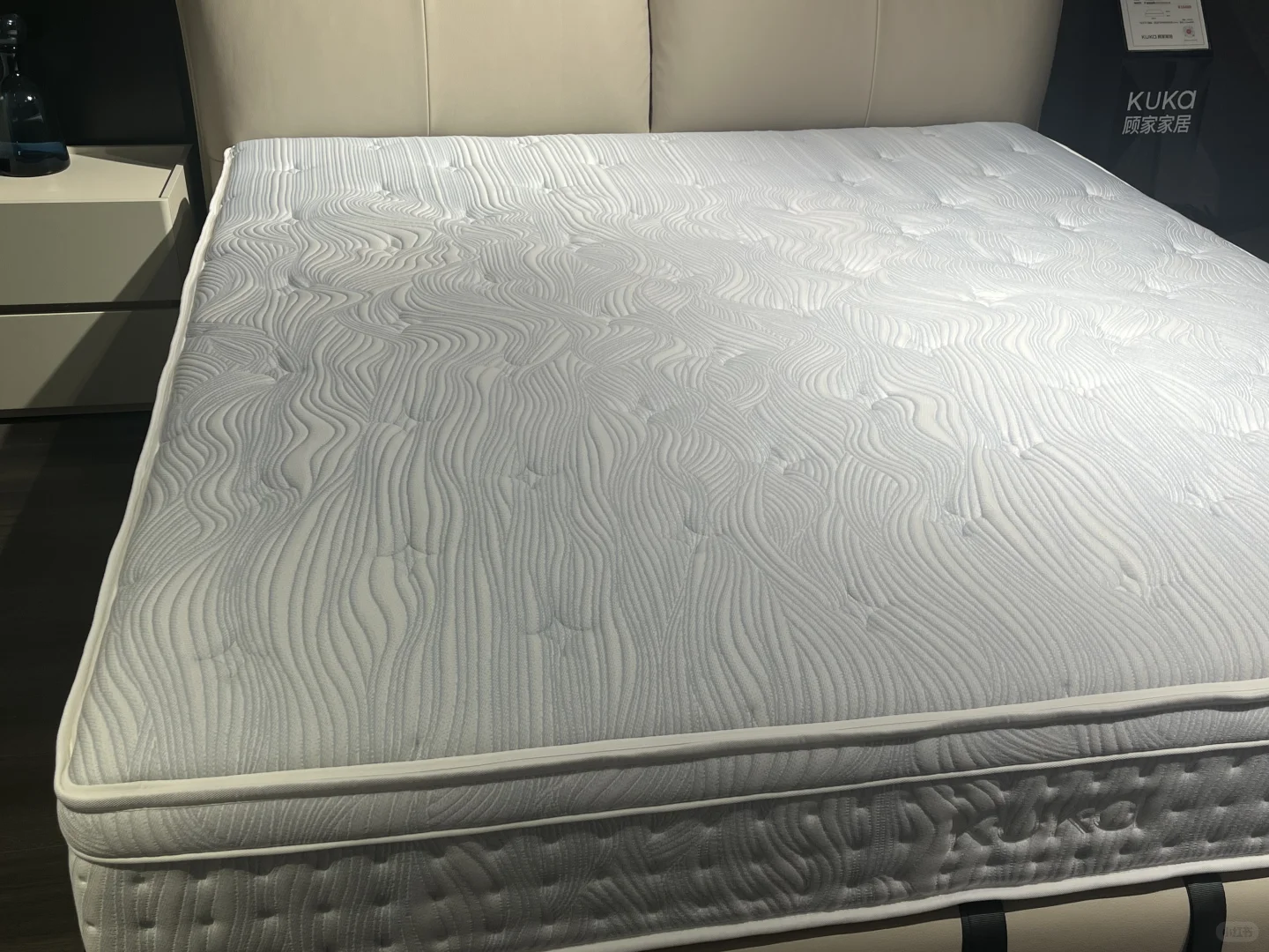 JD.M1009.M26蓝色曼波