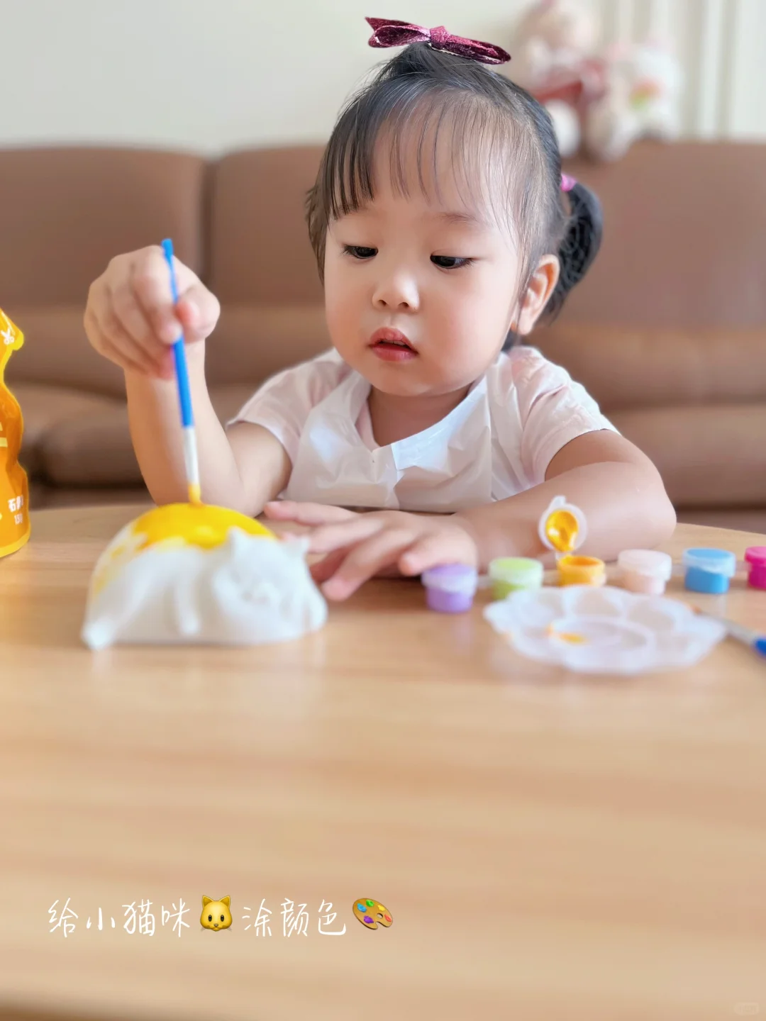 2岁早教｜代替电视，颜色认知?从画笔开始