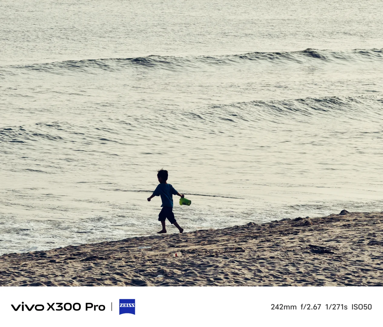 街拍：生活的帧里，藏着烟火与风