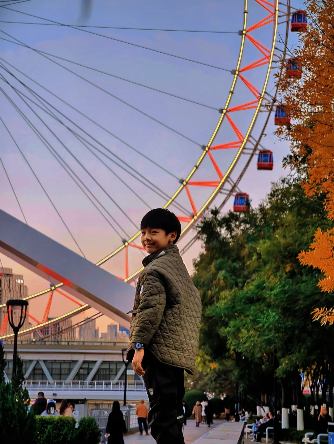 穿越两座城的周末，他记住的不仅是风景