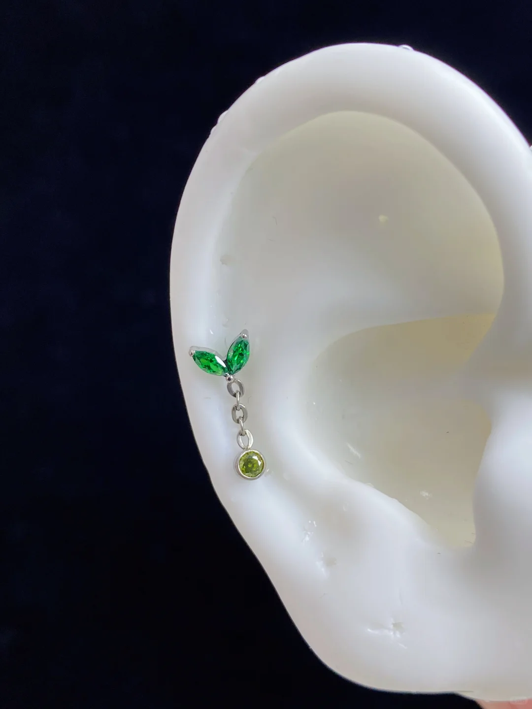 小众设计不撞款！锁死这钛合金鱼尾吊坠耳钉～