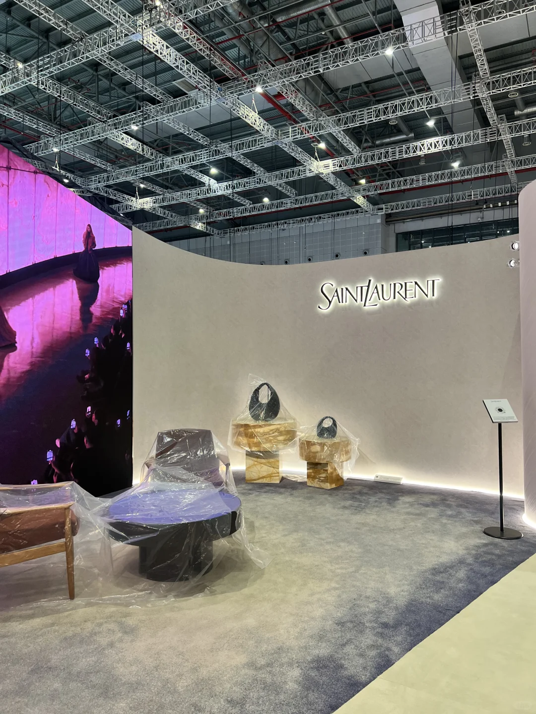 进博会！！我来了✌?先预热放图