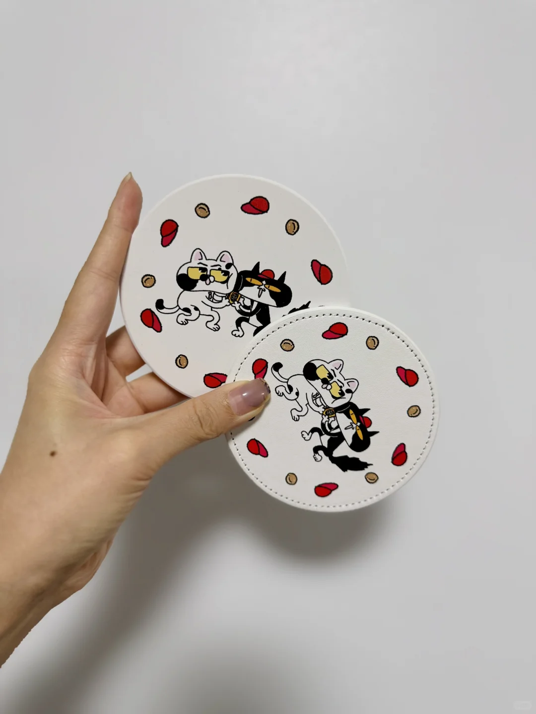 喜猫 | 喝热水吗，来点杯垫吧