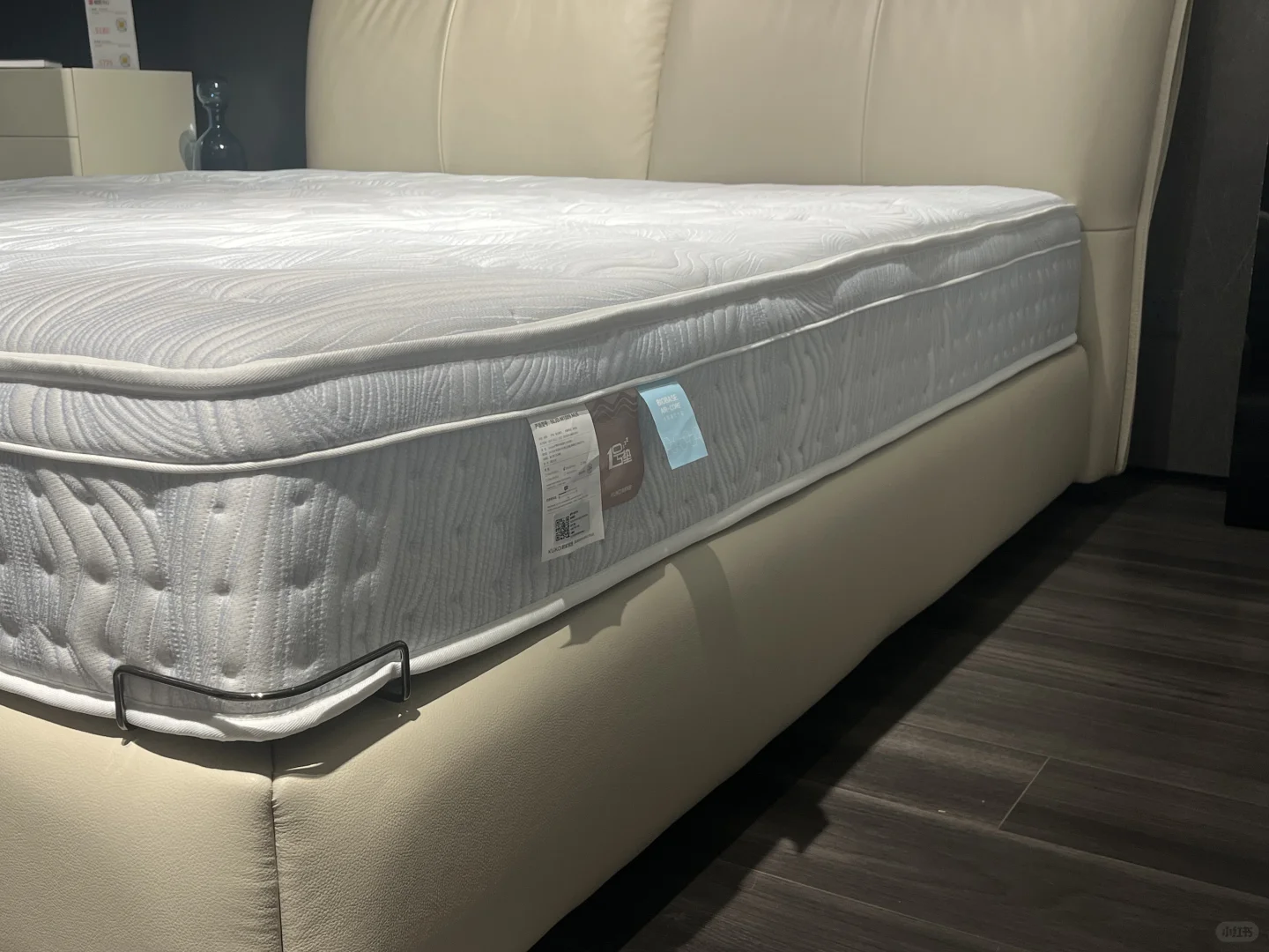 JD.M1009.M26蓝色曼波