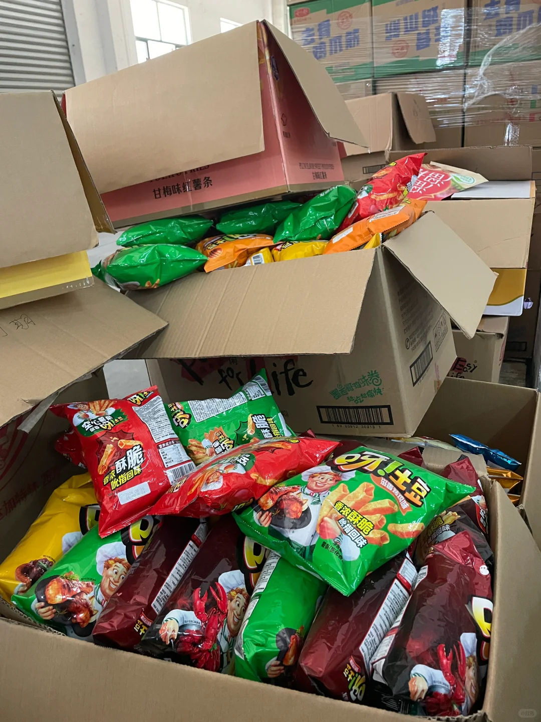 临期零食真的没人要？十块一大箱的快乐谁懂