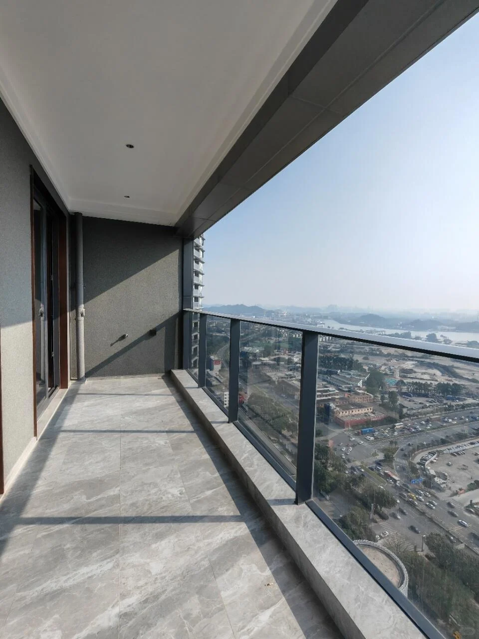 保利招商天郡四房出租。9999元??