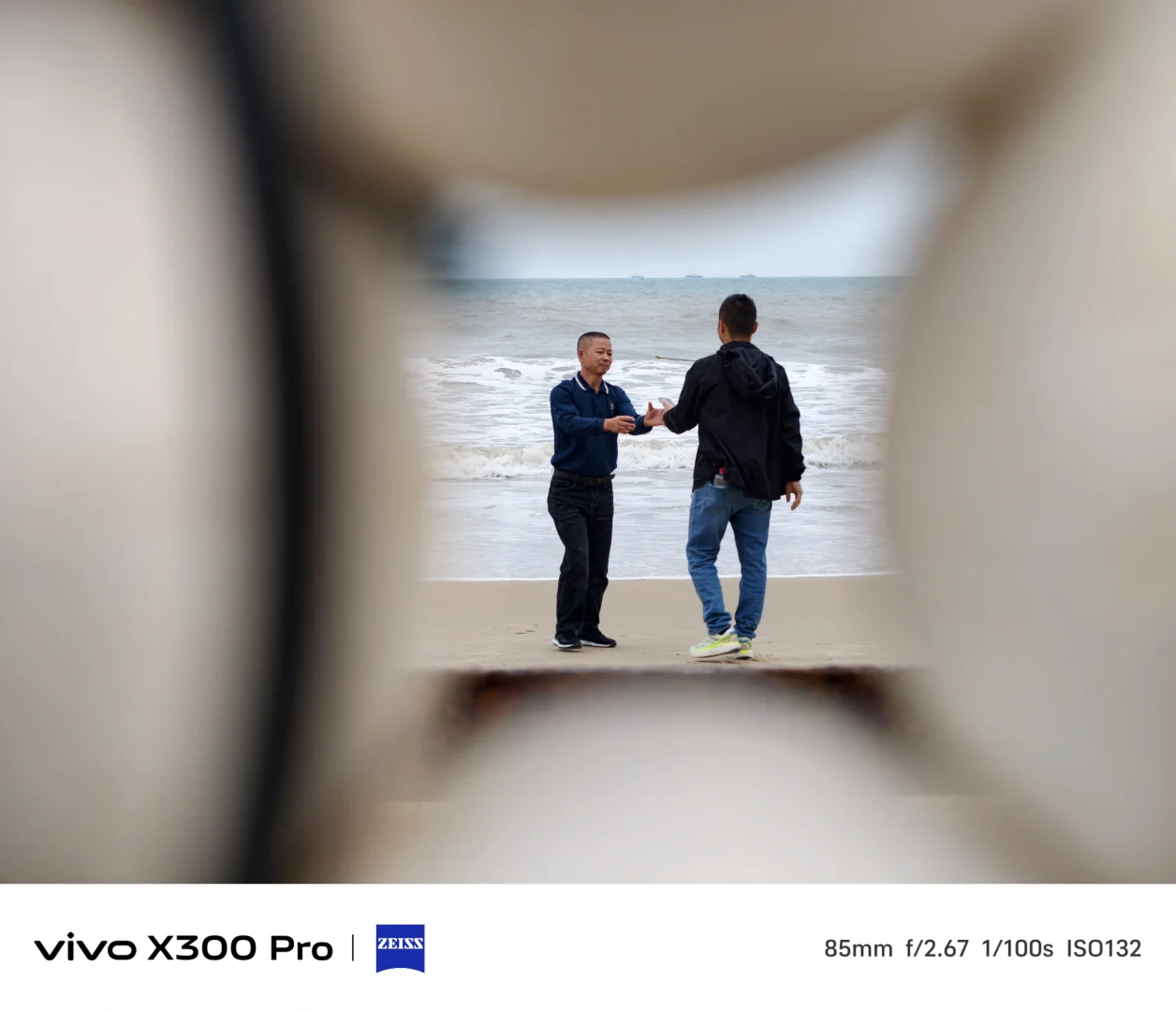 街拍：生活的帧里，藏着烟火与风