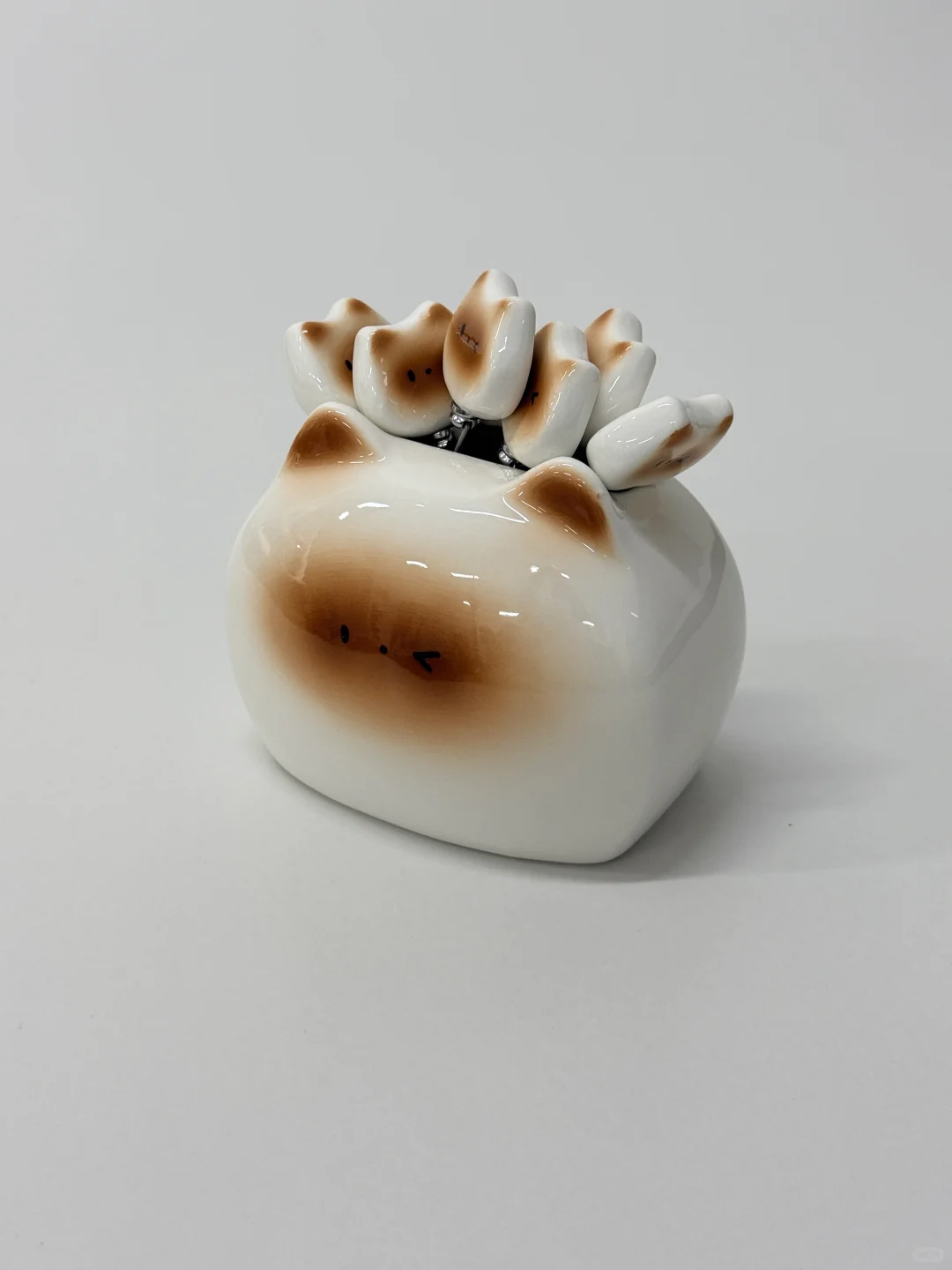 是猫猫?水果叉耶～～