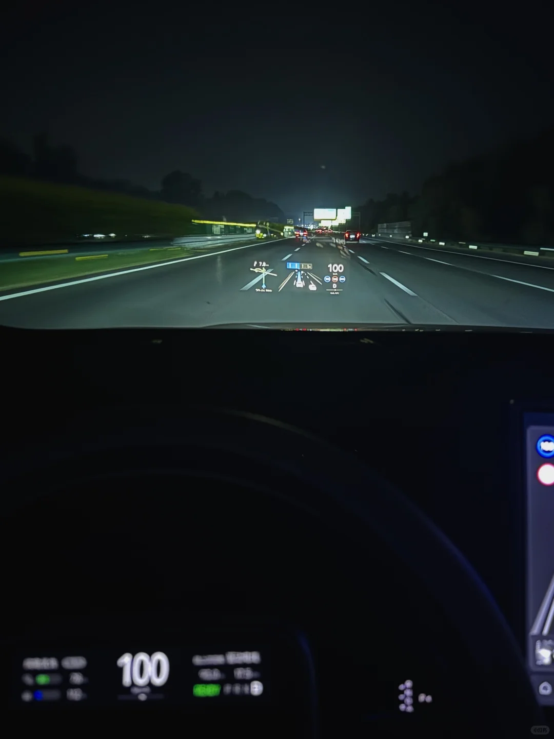 理想l6的HUD抬头显示真的好用