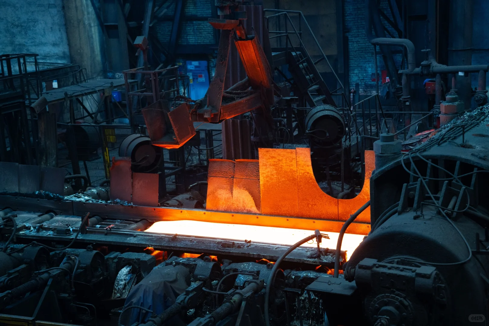 钢铁如何从炽热钢坯变身为纤薄带材