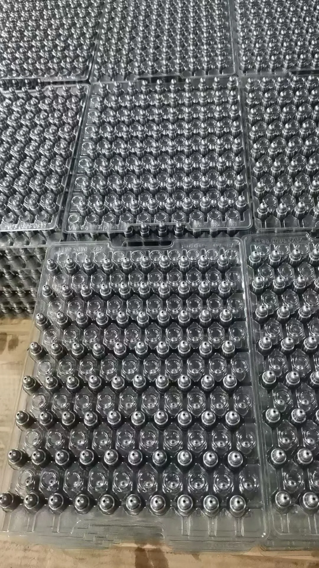 各款轿车发动机配件齐全！