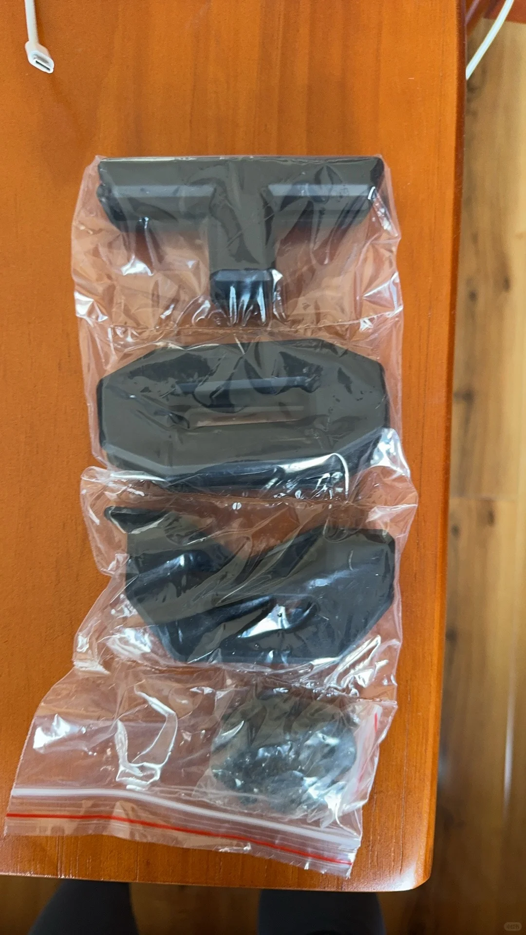 荣放最帅字母标改装(教程)