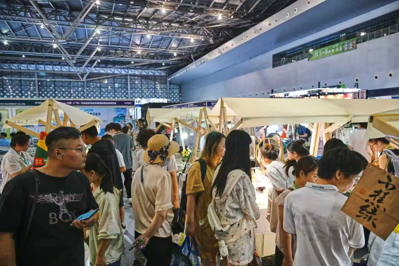 休博会市集客流量大