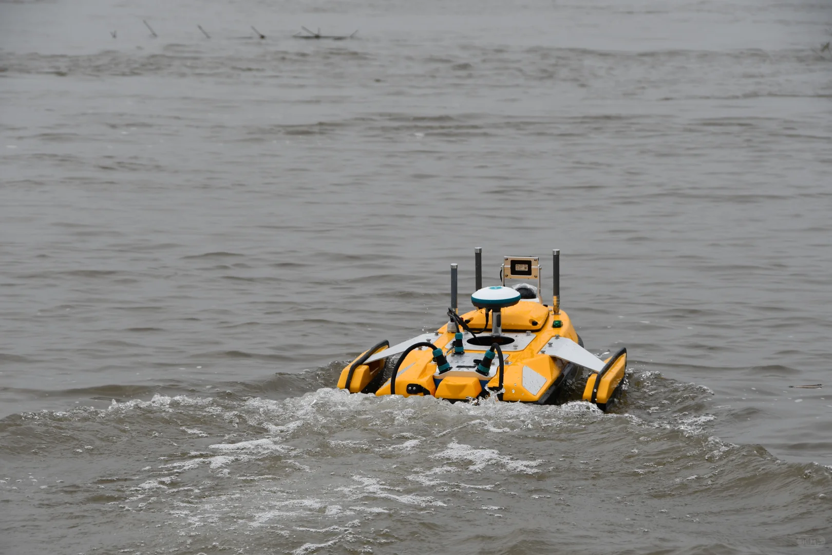 世隆科技：无人船-开启水上智能作业新时代