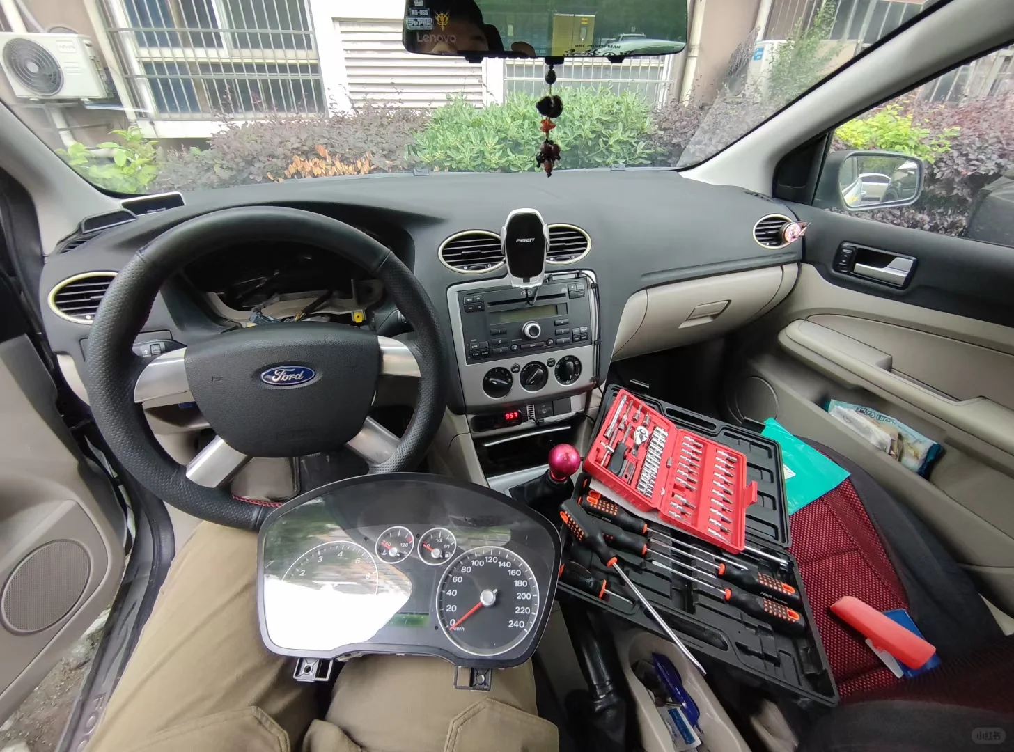 五块钱修复经典福克斯仪表盘显示屏