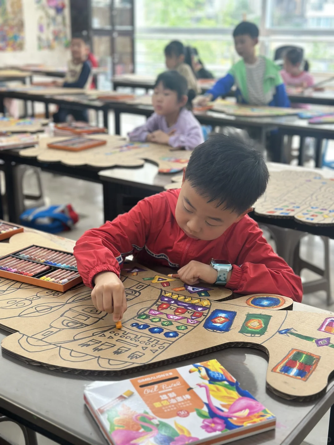 创意鱼形油画棒绘画—开启孩子的色彩探险