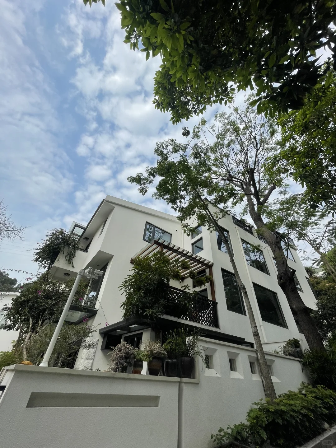 南山别墅整理进行中，小姐姐从上海穿越深圳