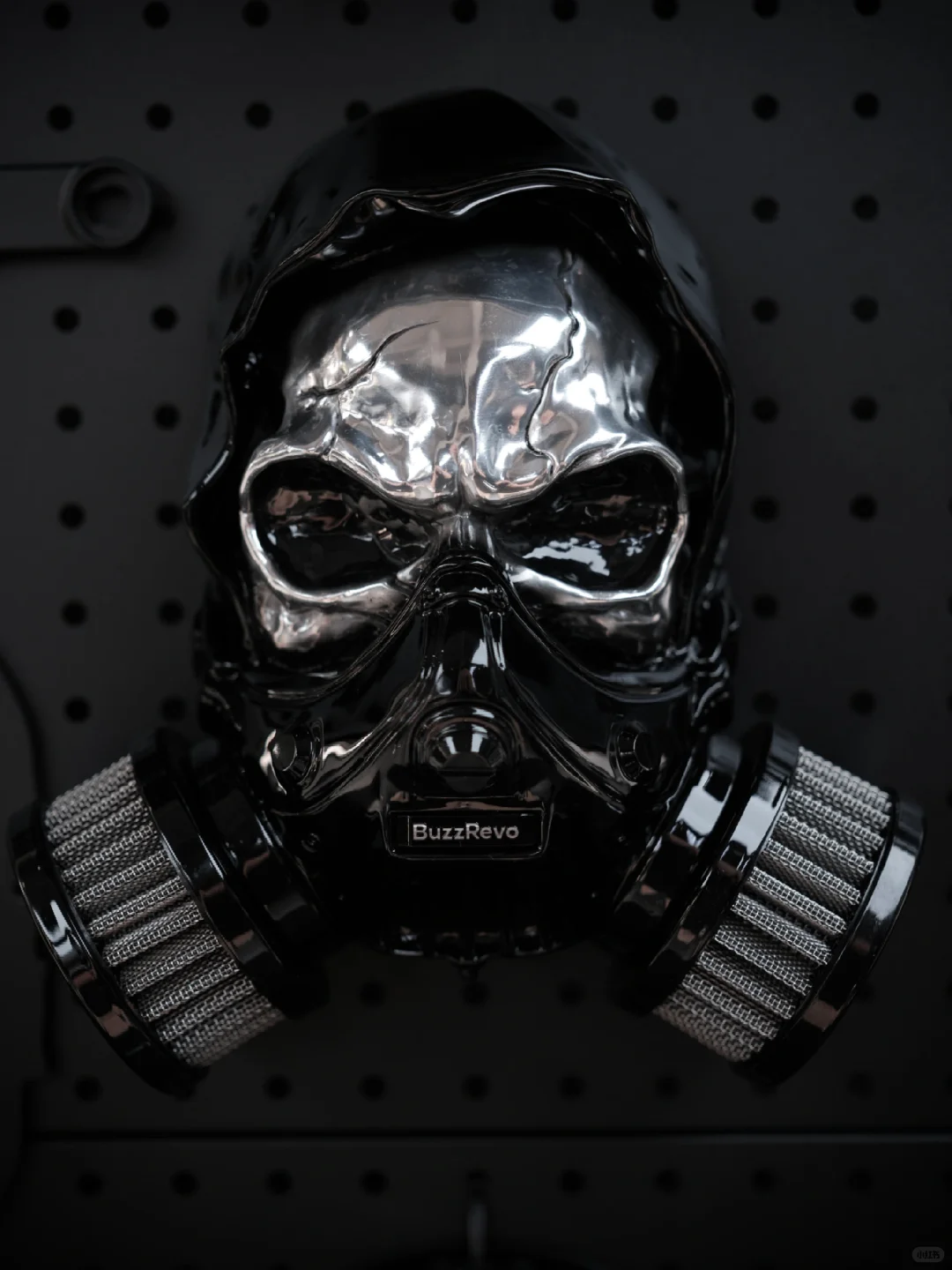 BuzzRevo|视觉冲击感的骷髅头设计