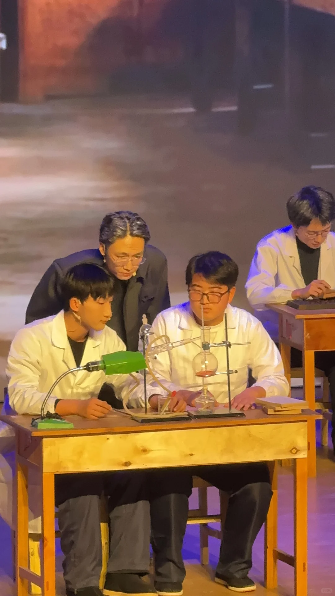 《稀土之光》，首演顺利！