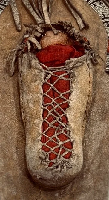 襁褓中的灵魂：19世纪Mojave印地安人偶