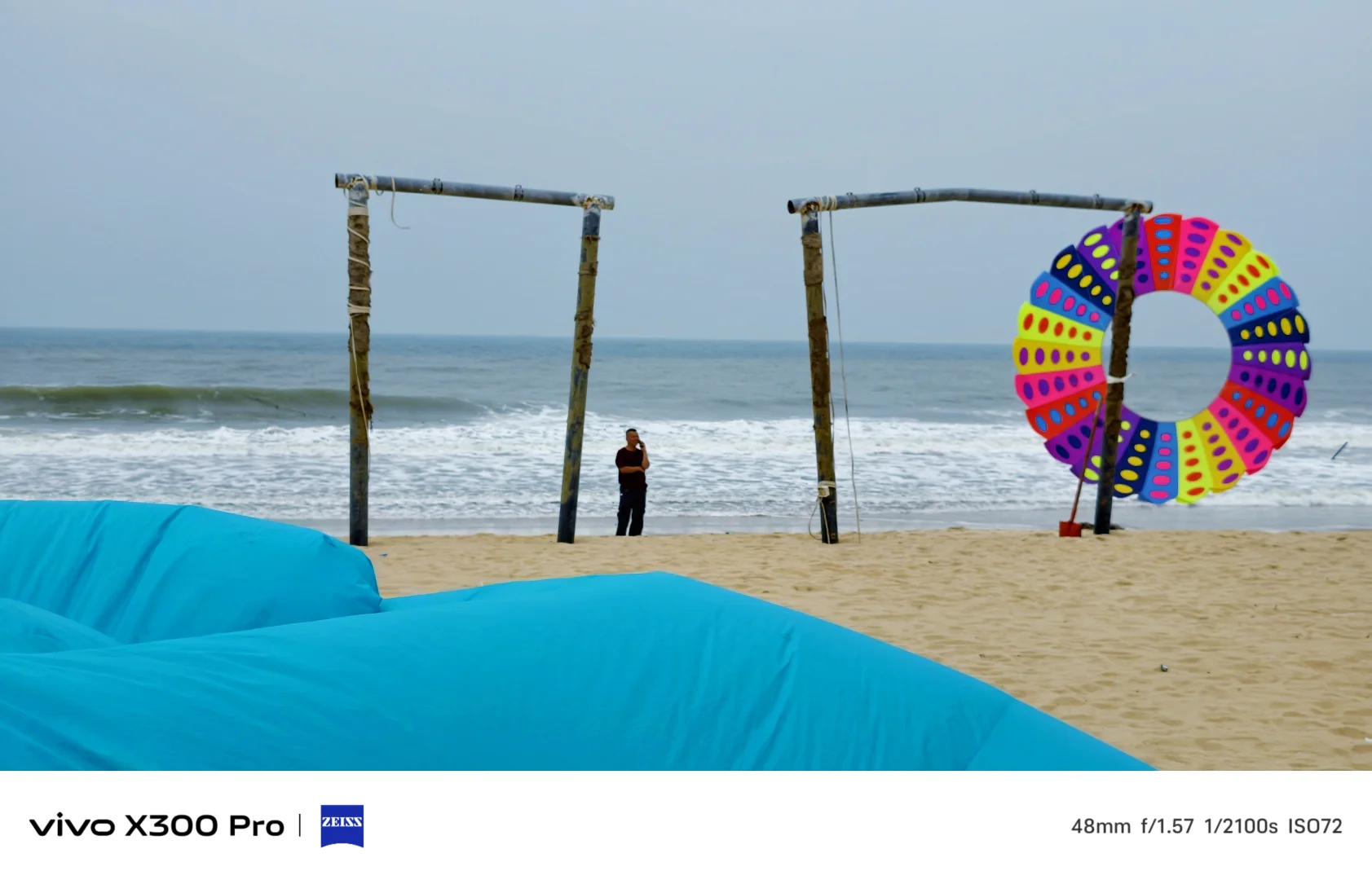 街拍：生活的帧里，藏着烟火与风